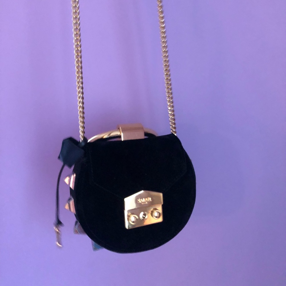 COPY - Salar black velvet bag with gold hardware details